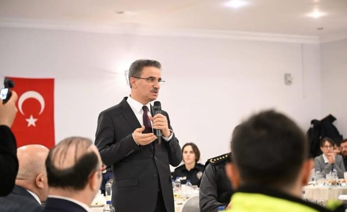 Vali Baruş, polis evinde iftar programında emniyet mensupları ile bir araya geldi