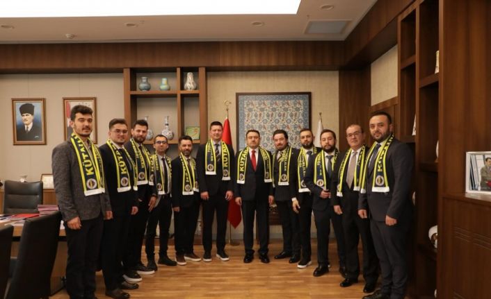 Vali Musa Işın ve Başkan Eyüp Kahveci, Kütahya Fenerbahçeliler Derneği yöneticilerini ağırladı