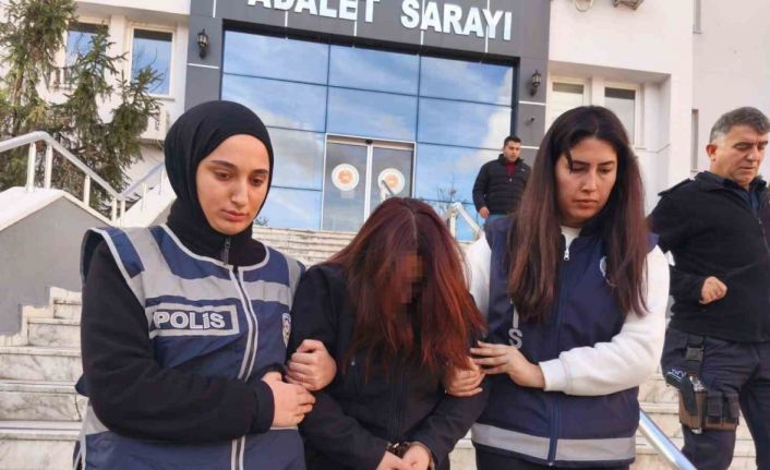 Yeni görüntüler ortaya çıktı: Bebeğe şiddet uygulayan hemşire başka bebeğe de tokat atmış
