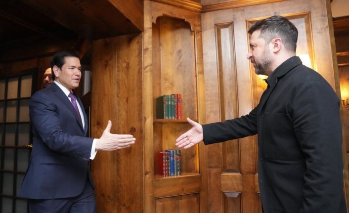 Zelenskiy, barış görüşmeleri öncesinde ABD Dışişleri Bakanı Rubio ile bir araya geldi