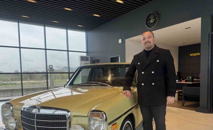 25 bin liraya aldı, 1 milyon lira harcadı: Ordulu klasik tutkunu yarım asırlık aracı fabrikadan çıktığı ilk günkü haline döndürdü