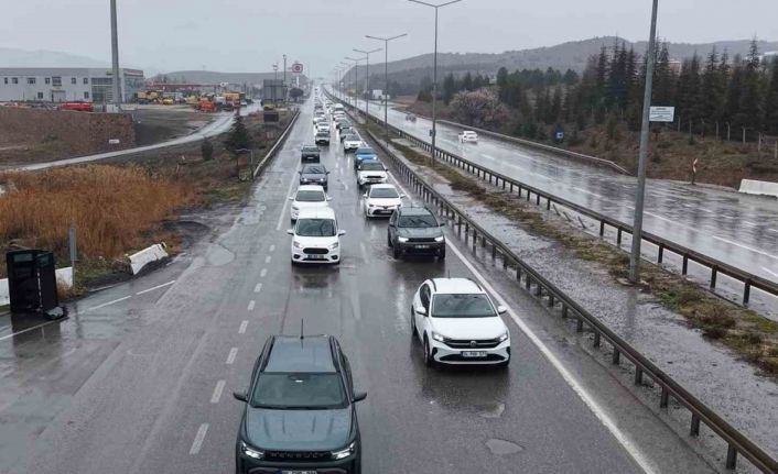 43 ilin geçiş güzergahında arife günü trafik yoğunluğu arttı: Validen sürücülere "kurallara uyun" çağrısı
