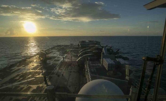 ABD ordusu: "3 bin 500 personel taşıyan amfibi hücum gemisi USS Tripoli Orta Doğu’da"