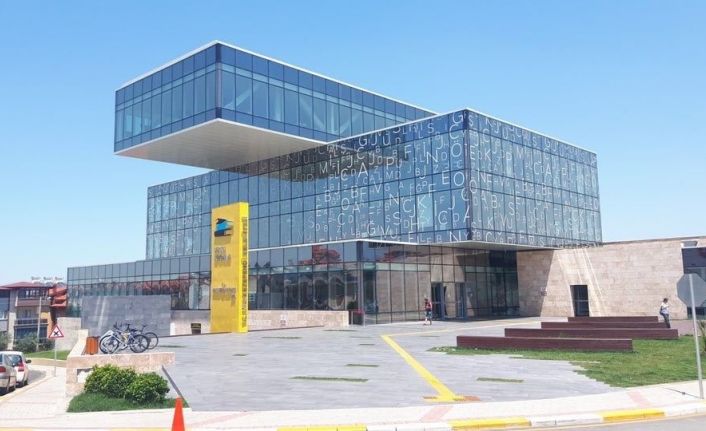 AK Parti Denizli İl Başkanı Subaşıoğlu: "Biz yaptık, siz de yapın. Pamukkale’nin gençlerini kütüphanesiz bırakmayın"