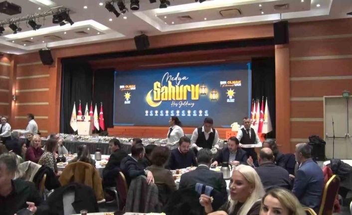 AK Parti İstanbul İl Başkanlığı’nda basın mensupları için sahur programı düzenlendi