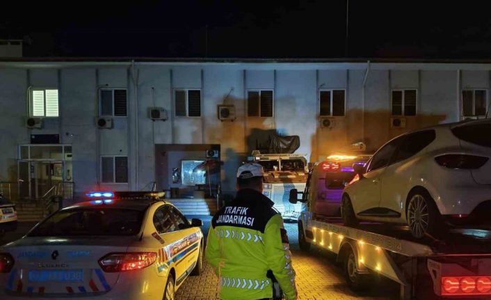 Alanya’da trafiği engelleyen sürücüye 180 bin TL, cep telefonuyla oynayan şoföre 5 bin TL ceza