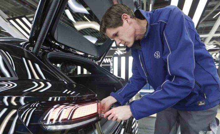 Alman otomotiv sektöründe kriz: Volkswagen 50 bin kişiyi işten çıkaracak