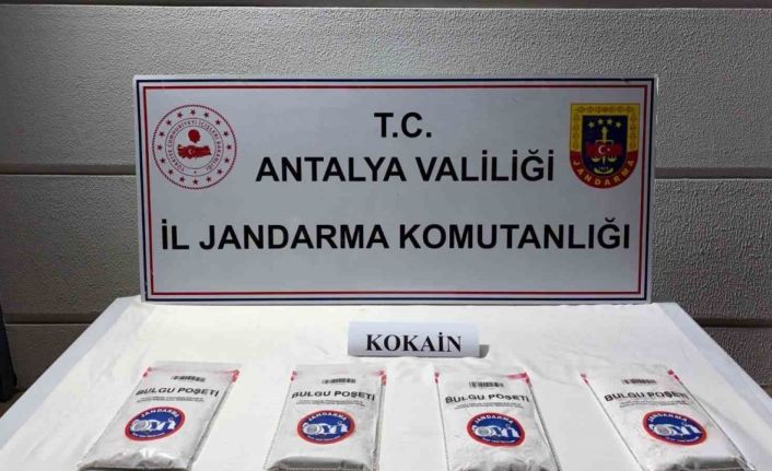 Antalya’da 1 kilo 380 gram kokain ele geçirildi, 2 şüpheli tutuklandı