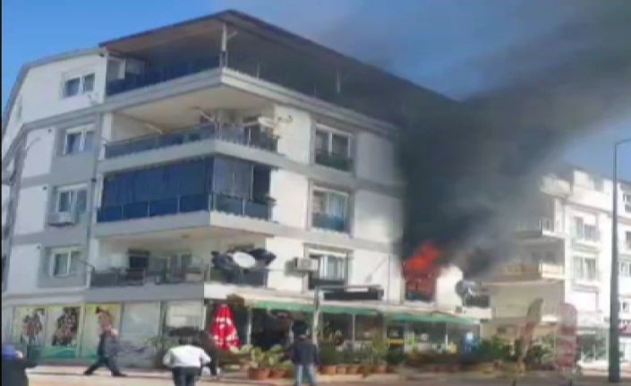 Antalya’da 4 katlı binada yangın paniği: 2’si çocuk 6 kişi dumandan etkilendi