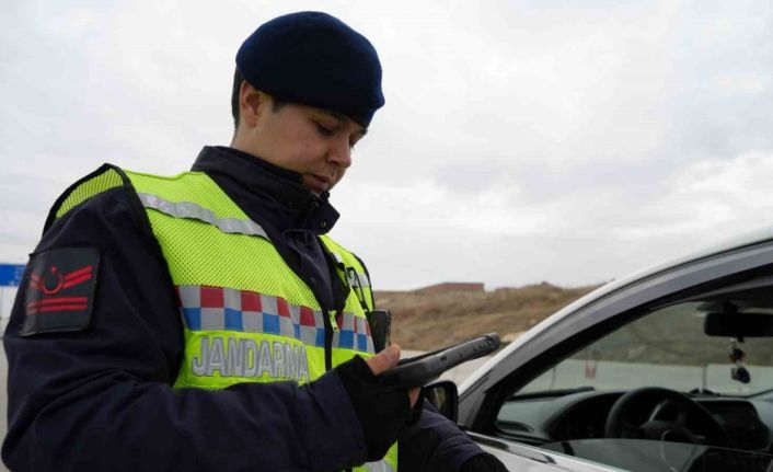 Ara tatil bayramla birleşti, sürücüler erken yola çıktı: 43 ilin geçiş noktasında denetimler artırıldı