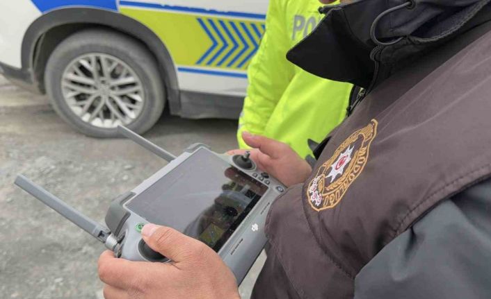 Arnavutköy’de drone destekli trafik denetimi: Hatalı sollama yapma ve ehliyetsiz araç kullanımına toplamda 96 bin 314 TL ceza
