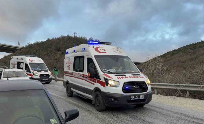 Arnavutköy’de hafif ticari araç ile hafriyat kamyonu çarpıştı: 1 ölü, 2 yaralı