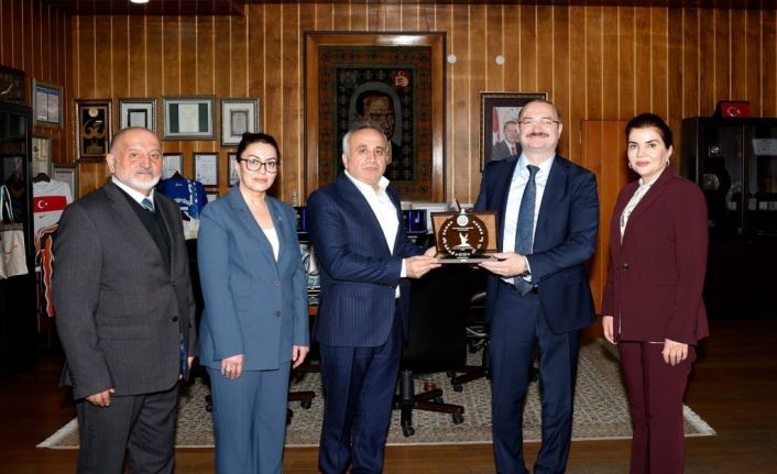 Azerbaycan Tıp Üniversitesi ile akademik iş birliği görüşmesi gerçekleştirildi