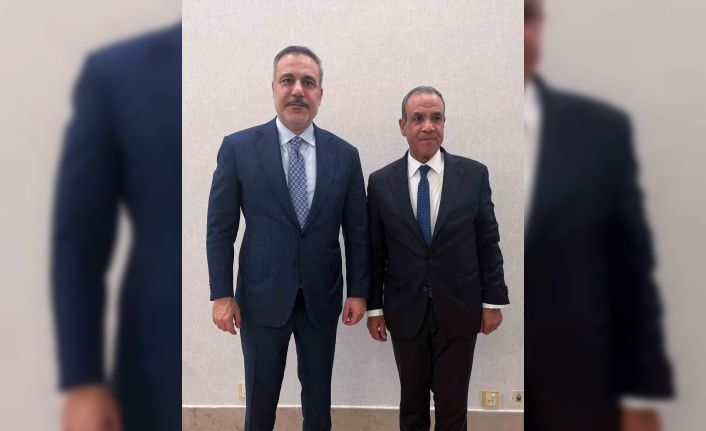 Bakan Fidan, Mısırlı mevkidaşı Abdelatty ve Pakistan Başbakanı Şerif ile bir araya geldi