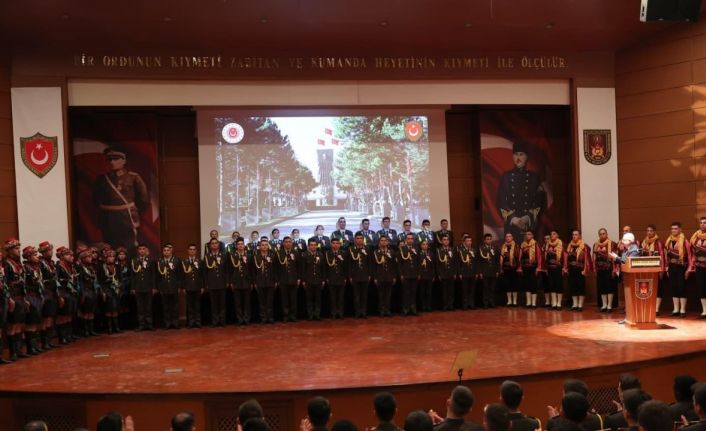 Bakan Güler: "Çevremizdeki bu ateş çemberine rağmen ülkemiz istikrar adası olma vasfını sürdürüyor"