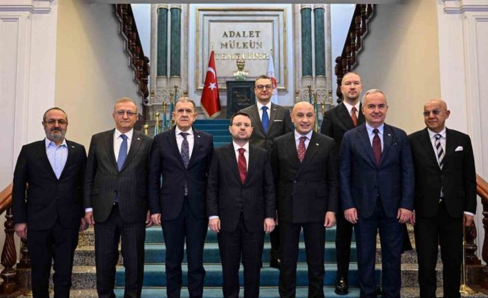 Bakan Gürlek: "10 yılı doldurmayan bir hakim, ticaret mahkemesi başkanı olmayacak"