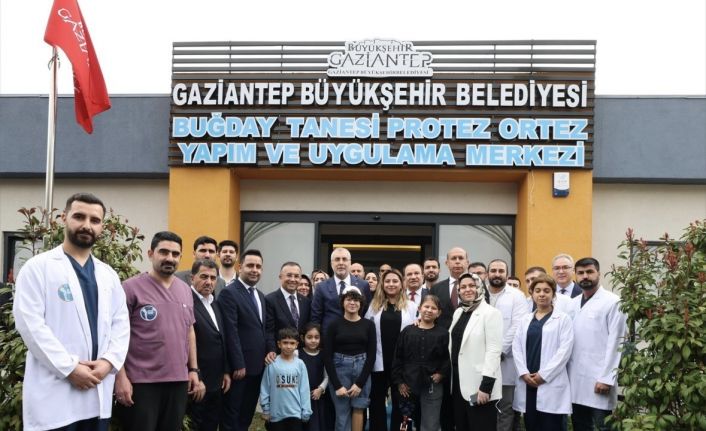 Bakan Işıkhan, Gaziantep Protez-Ortez Merkezi’nde engelli bireylerle bir araya geldi