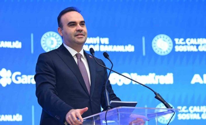 Bakan Kacır: "Sanayi katma değerimiz yüzde 2,9 ile son dört yılın en hızlı artışını kaydetti"
