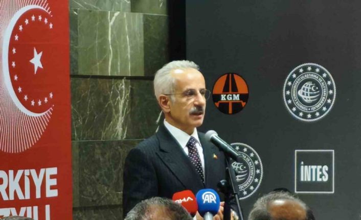 Bakan Uraloğlu: "Hedefimiz 14 bin kilometre olan demiryolu ağımızı 2028 yılında 17 bin 300 kilometrelere çıkarmak"