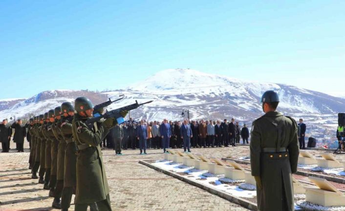 Bayburt’ta Çanakkale Zaferi’nin 111. yılı ve 18 Mart Şehitleri Anma Günü dolayısıyla tören düzenlendi