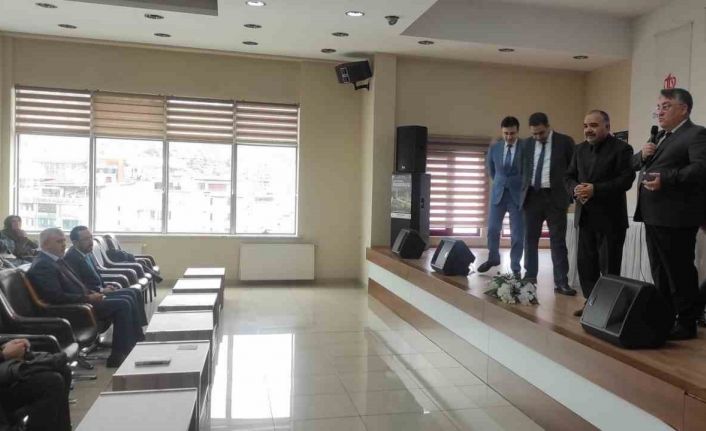 BEUN Rektörü Özölçer, hacı adayları için düzenlenen eğitim seminerine katıldı