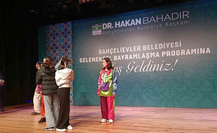 Binali Yıldırım: "Türkiye silah sanayisiyle, ekonomisiyle, her şeyden önce vatan sevgisiyle hercümerç olmuş bir milletin ülkesidir"