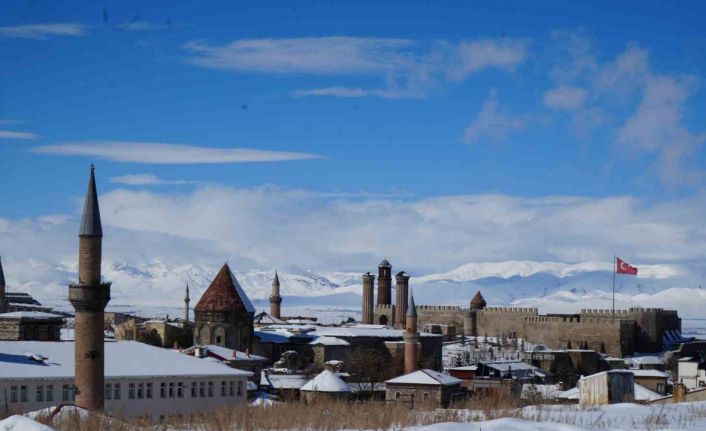 Bir diplomatik ricadan doğan teşebbüs: Erzurum’da İranlı çocuklar için mektep girişimi