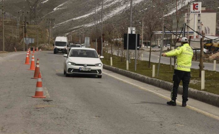 Bitlis’te bayram öncesi sıkı trafik denetimi