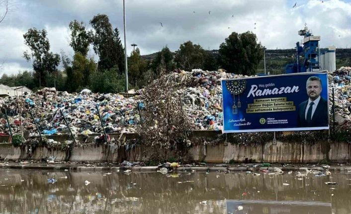 Buca’da çöp krizi: Belediye işçileri bu kez ’Nefes alamıyoruz’ diyerek eylem başlattı
