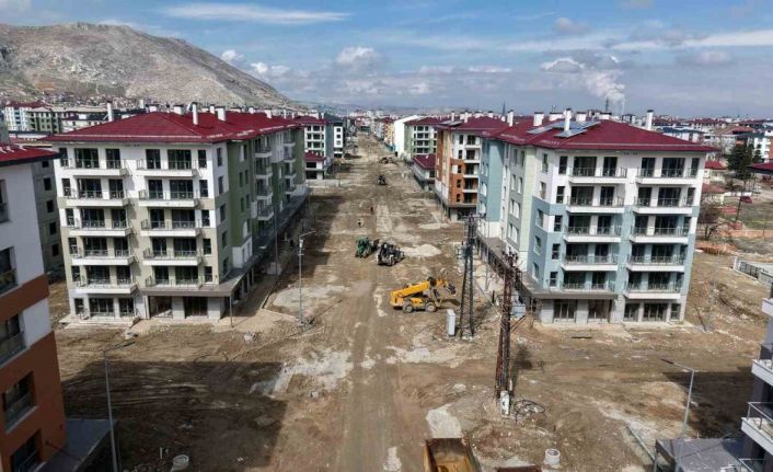 Büyükşehir, Elbistan Hacı Esat Efendi Caddesi’ni 30 milyonluk yatırımla yeniliyor