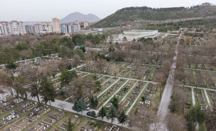 Büyükşehir’den akıllı şehircilikte örnek proje: mezarlık bilgi sistemi hizmete girdi