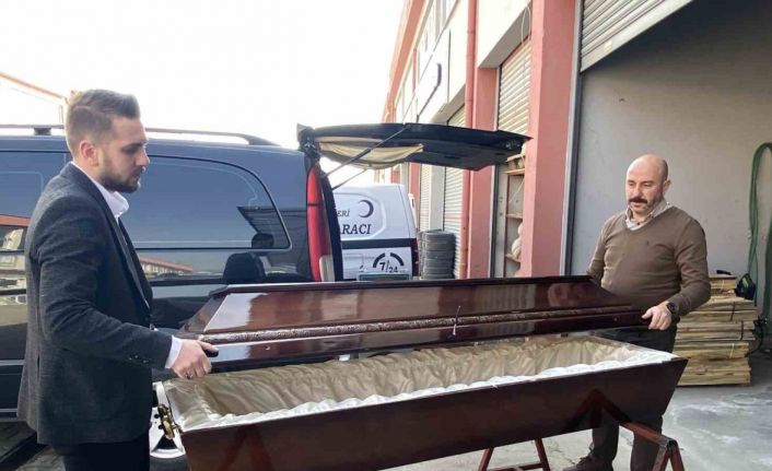 Cenaze hizmetini meslek edindiler, her gün ölümle burun buruna yaşıyorlar