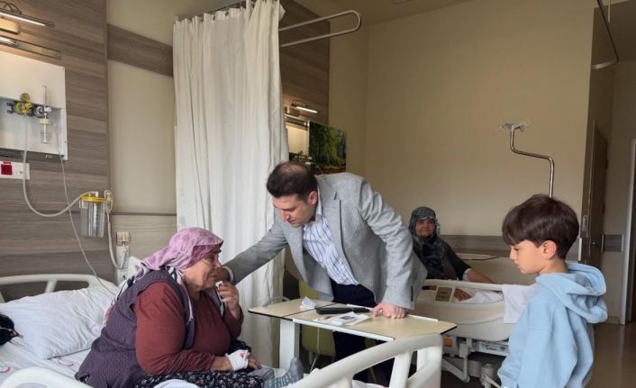 Çivril protokolü bayramda vatandaşlar ve görevi başındaki personeli yalnız bırakmadı