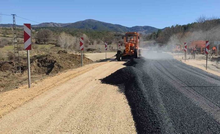 Çorum’da ayağı çöken köprüye alternatif yapılan yolda çalışmalarda sona gelindi