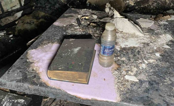 Çorum’da yanan gecekonduda Kur’an-ı Kerim meali zarar görmedi