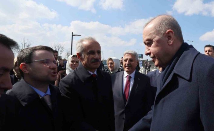 Cumhurbaşkanı Erdoğan: "Birileri bizi ruh köklerimizden koparmak istese de milli ve manevi kimliğimize sahip çıkmaya devam edeceğiz"