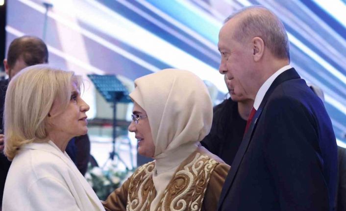 Cumhurbaşkanı Erdoğan: "Her kim, kadına ve çocuğa şiddet uyguluyorsa, zulmediyorsa insanlıktan nasibini almamış demektir"