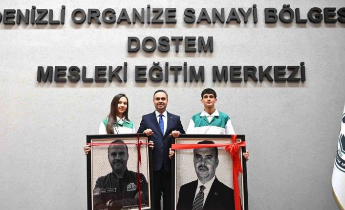 Denizli Model Fabrikayı açan Bakan Kacır, DOSTEM öğrencileriyle bir araya geldi