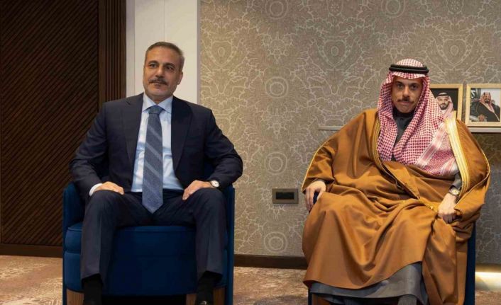Dışişleri Bakanı Fidan, Katarlı ve Ürdünlü mevkidaşları ile bir araya geldi