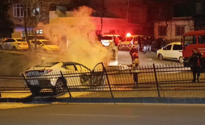 ‘Dur’ ihtarına uymayan otomobil sürücüsü uzun süre kovalandı: Yakalanan 2 şüphelinin yasaklı madde testi pozitif çıktı