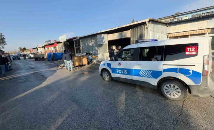 Edirne Sanayi Sitesi’ndeki korkutan yangındaki hasarın boyutu gün ağarınca ortaya çıktı
