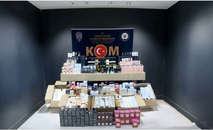 Edirne’de kaçakçılık operasyonları: 2 milyon liralık parfüm ve akıllı saat ele geçirildi