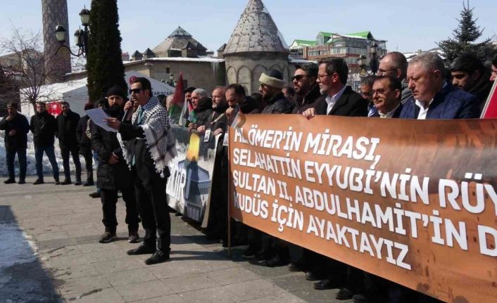 Erzurum Sivil Toplum Platformu üyeleri, Kudüs ve Aksa’nın özgürlüğü için yürüdü
