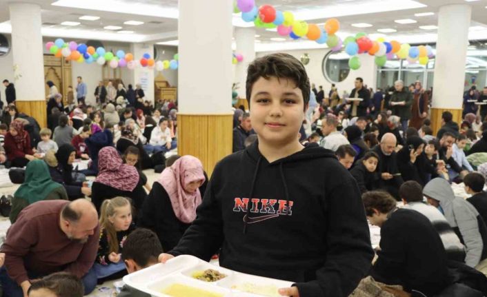 Eskişehir Fatih Sultan Mehmet İmam Hatip Ortaokulu’nda iftar sevinci