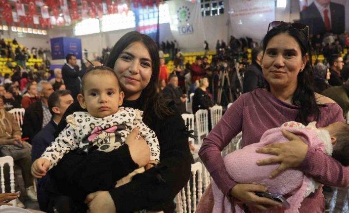 Ev hayaliyle kura çekim törenine gelen vatandaşlar heyecan dolu anlar yaşadılar