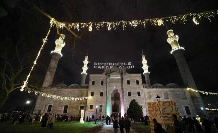 Fatih Belediyesinden anlamlı etkinlik: Çocuklar ve aileler Ramazan ruhunu doyasıya yaşadı