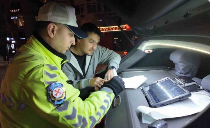 Gebze’den Kadıköy’e gezmeye geldi, ceza ile döndü: Abartı egzozdan men edildi