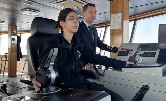 Geleceğin kadın kaptanları denizcilik sektörüne katkı için göreve hazırlanıyor