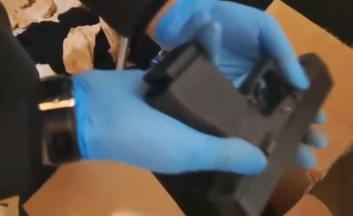 İstanbul’da kaçak silah operasyonu: 2 av tüfeği ve 122 tabanca ele geçirildi