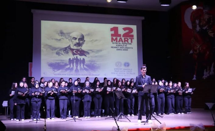 İstiklal Marşı’nın Kabulü ve Mehmet Akif Ersoy’u Anma Programı Edremit’te gerçekleştirildi